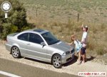 Сервис Google Street View поймал на горячем пару, которая