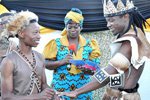Пара южноафриканских мужчин, одетых в традиционные