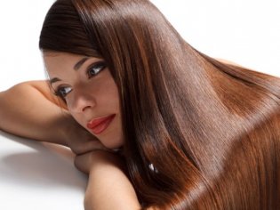 Уход за нарощенными волосами: правила и особенности